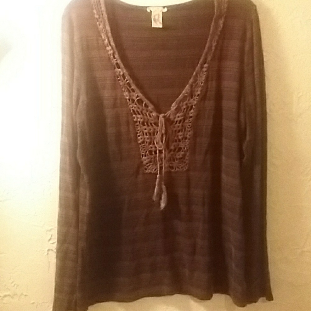 Gimmicks brand long sleeved T